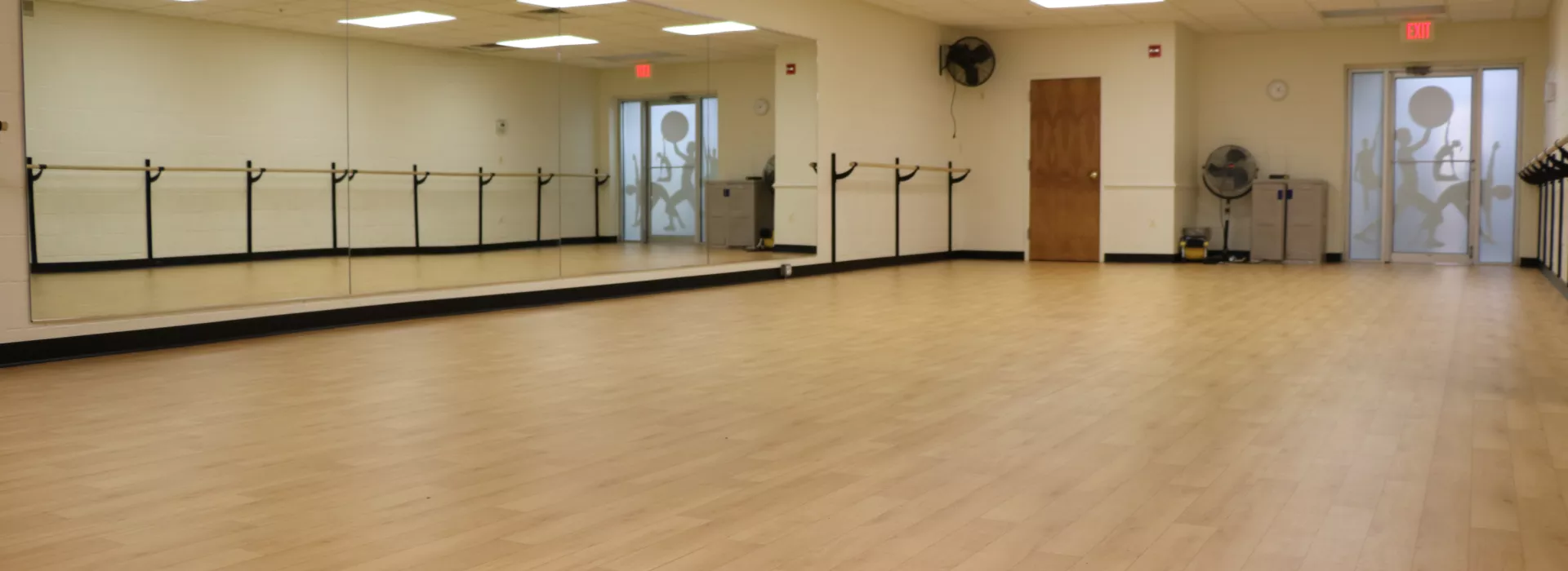 aerobic studio, arnold y